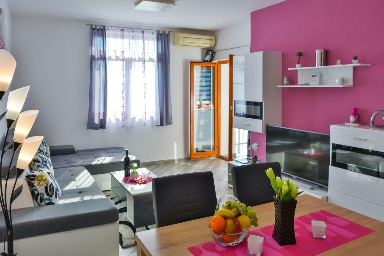סנג' Apartment Klaudio מראה חיצוני תמונה