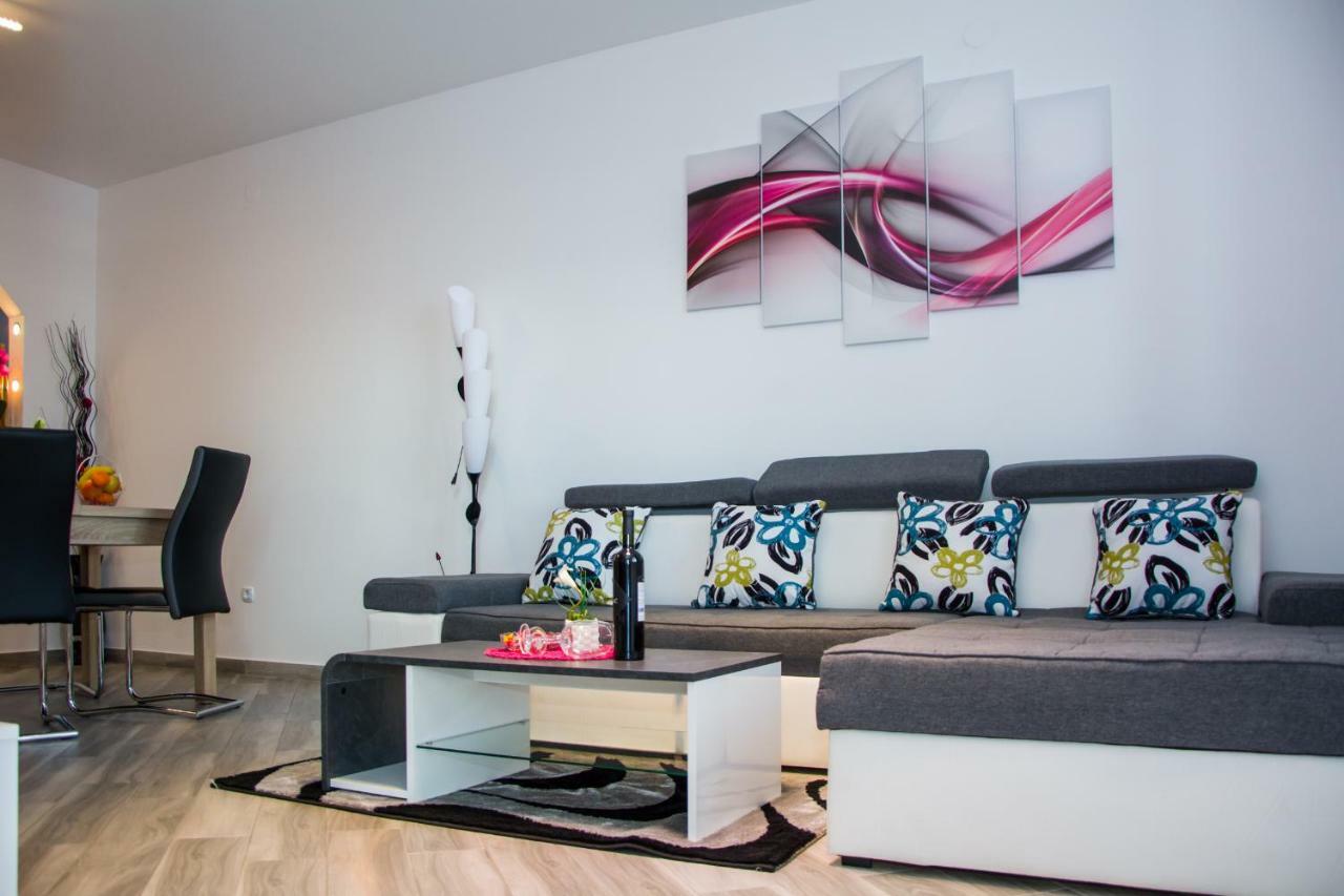 סנג' Apartment Klaudio מראה חיצוני תמונה