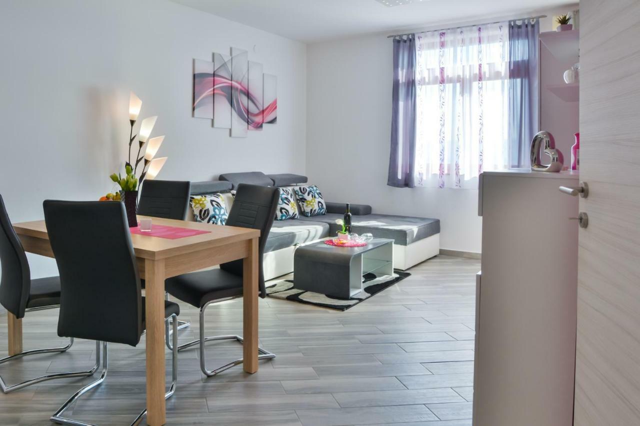 סנג' Apartment Klaudio מראה חיצוני תמונה