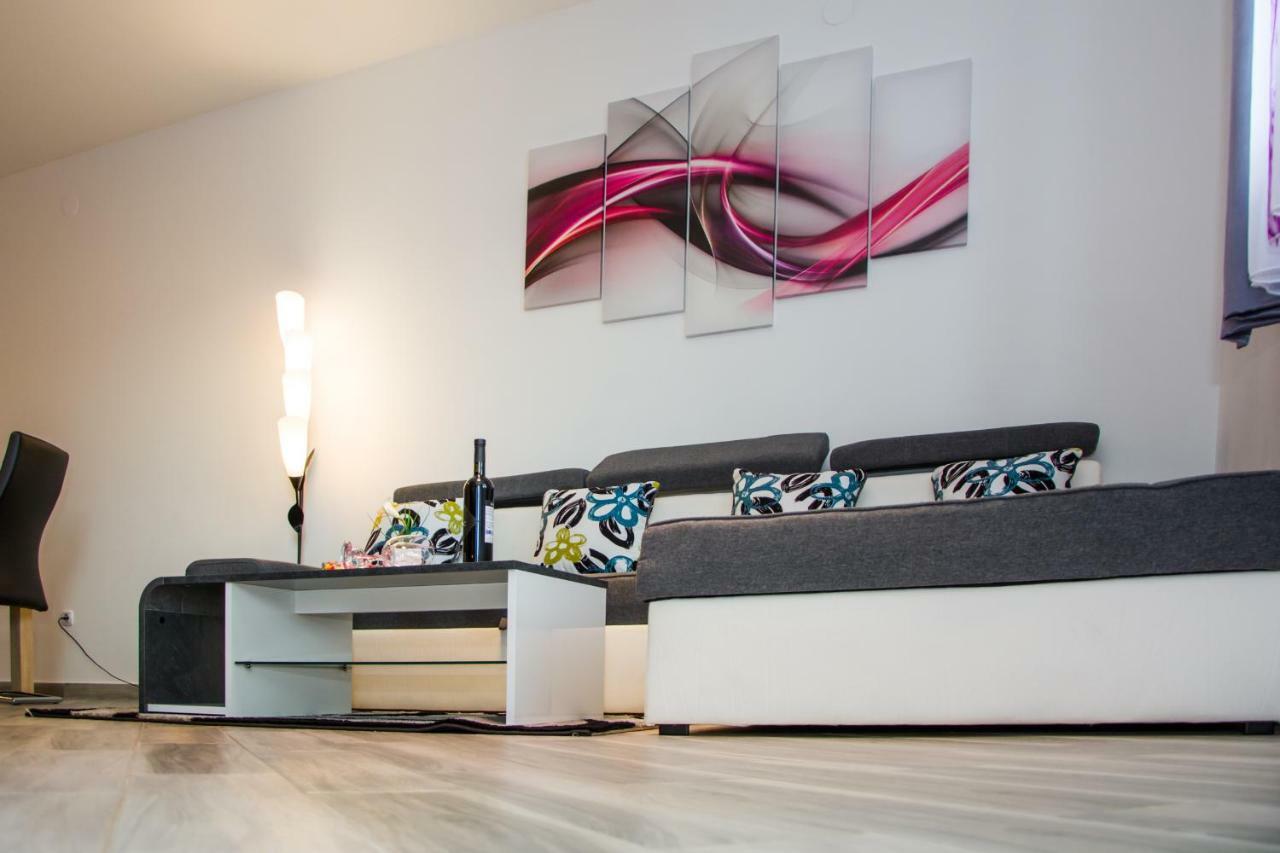 סנג' Apartment Klaudio מראה חיצוני תמונה